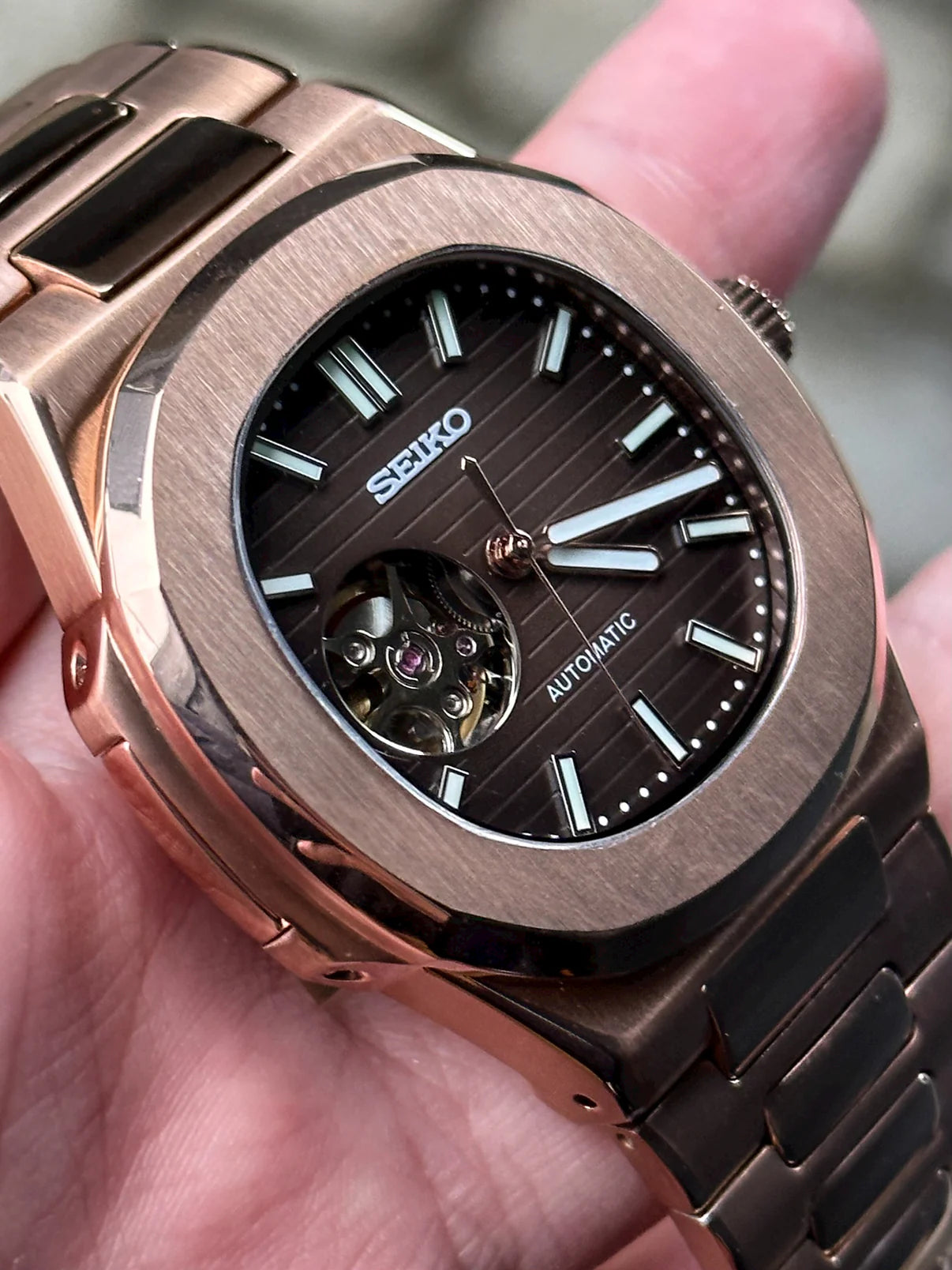 Rosegold Open Heart Nautilus Mod